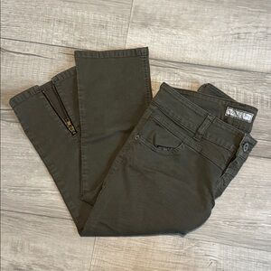 Guess Dark Olive Capris